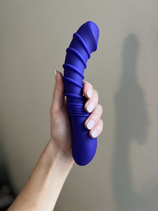 Luv Inc Ribbed Vibrator