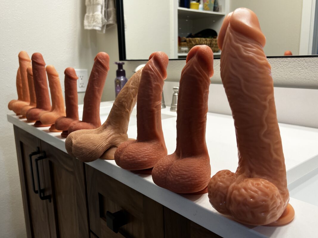 Line of Fukena dildos